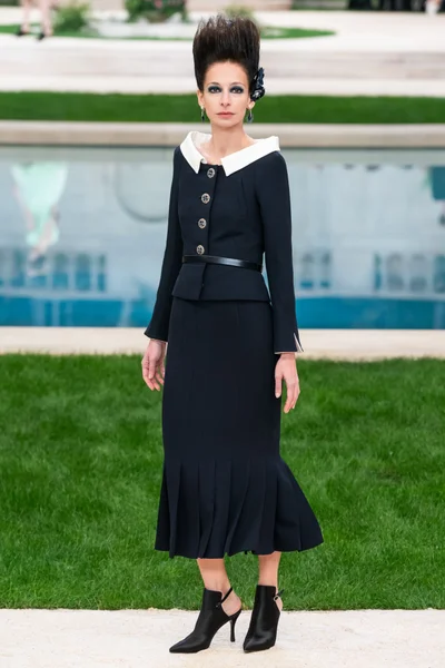 Look 27